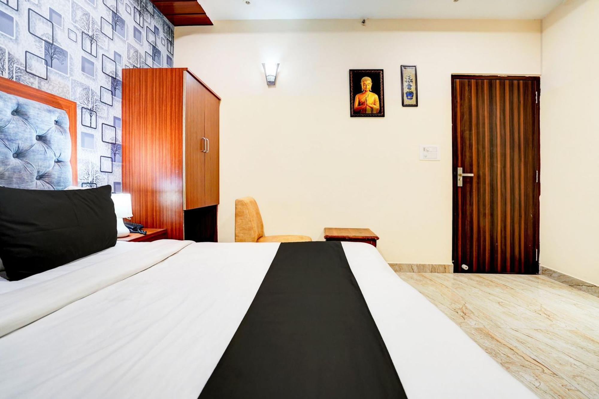 Townhouse Ram Katora Near Vishwanath Temple Formerly Sv Grand Hotel Varanasi Luaran gambar