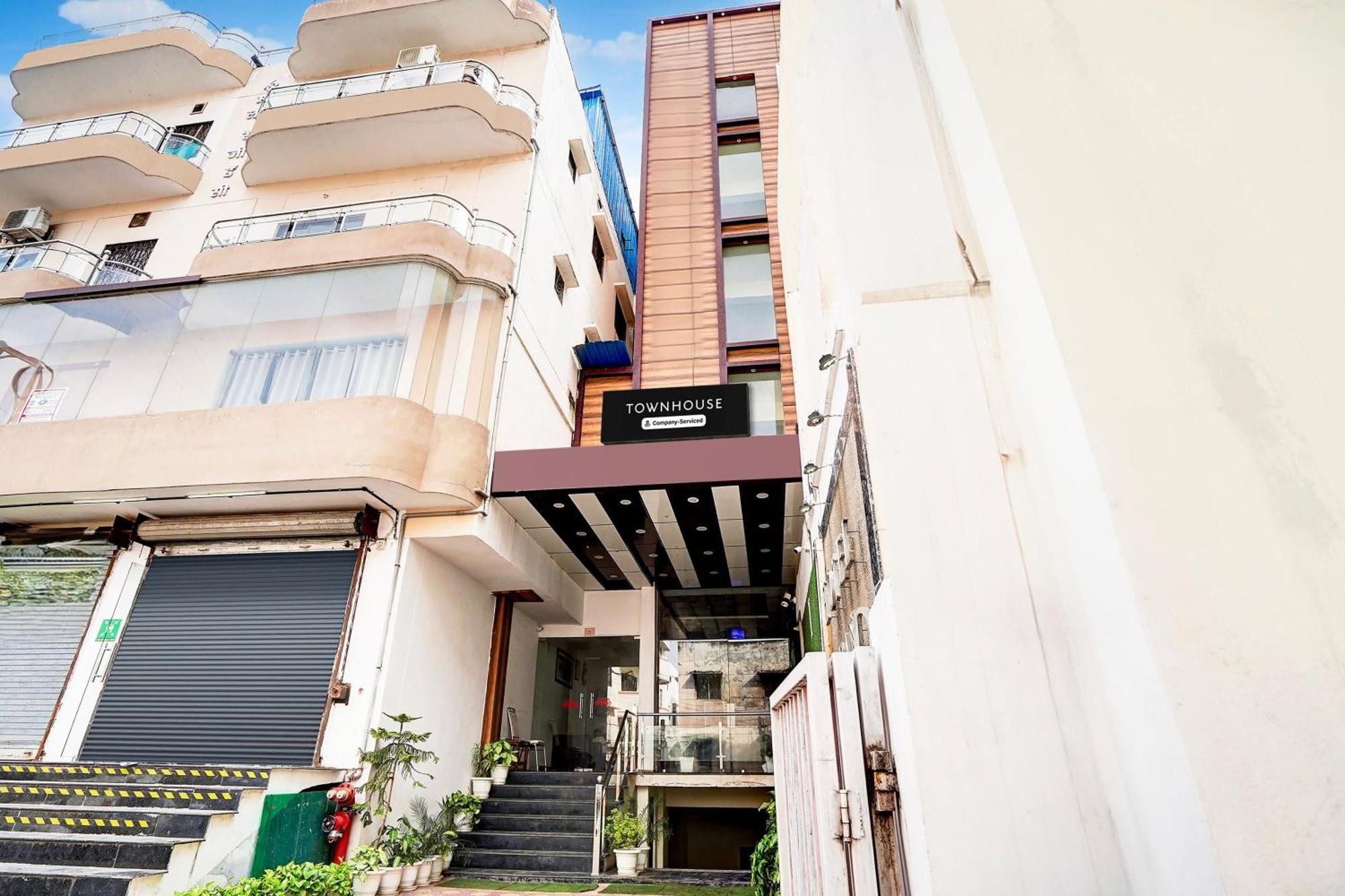 Townhouse Ram Katora Near Vishwanath Temple Formerly Sv Grand Hotel Varanasi Luaran gambar