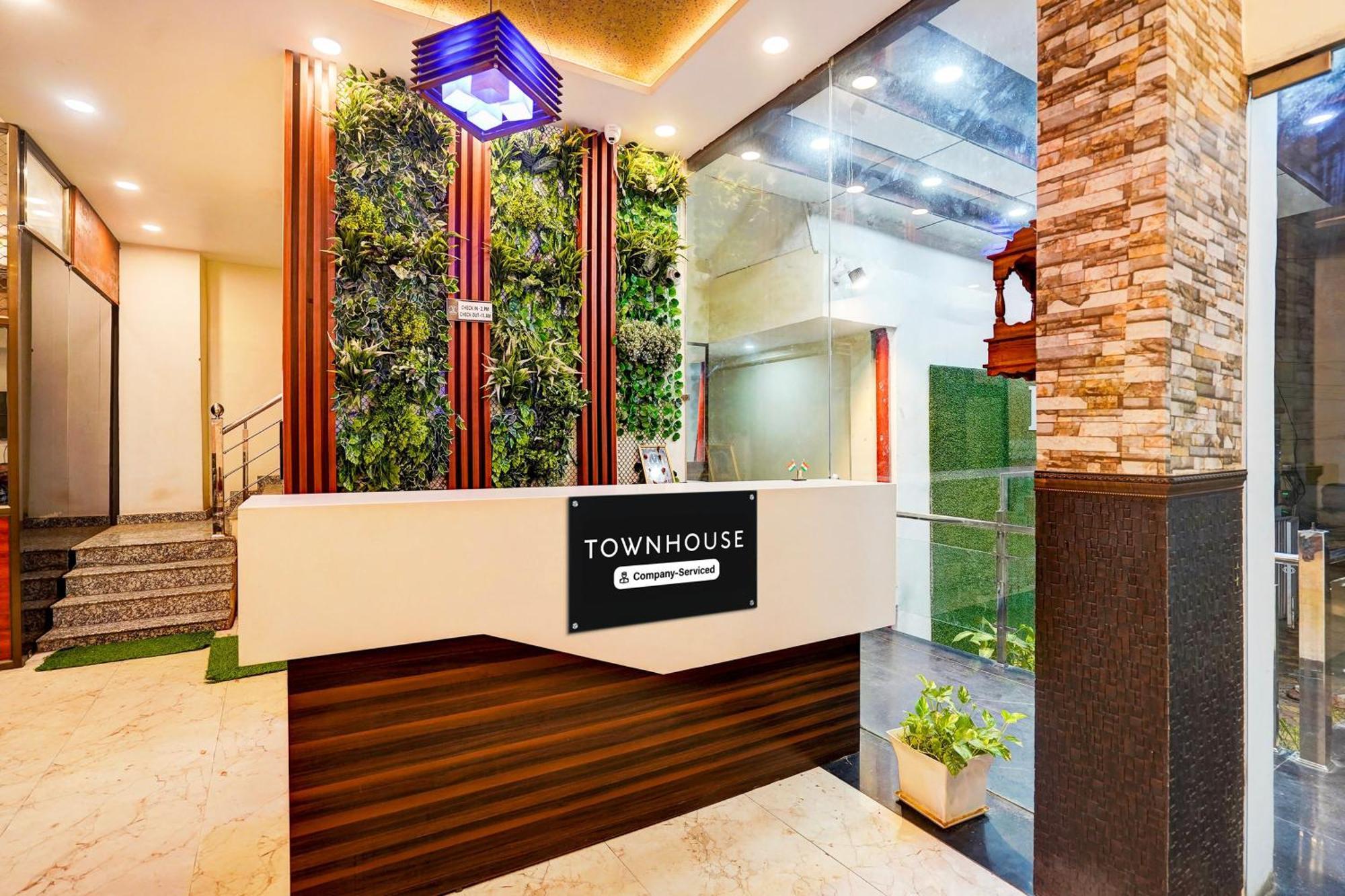Townhouse Ram Katora Near Vishwanath Temple Formerly Sv Grand Hotel Varanasi Luaran gambar