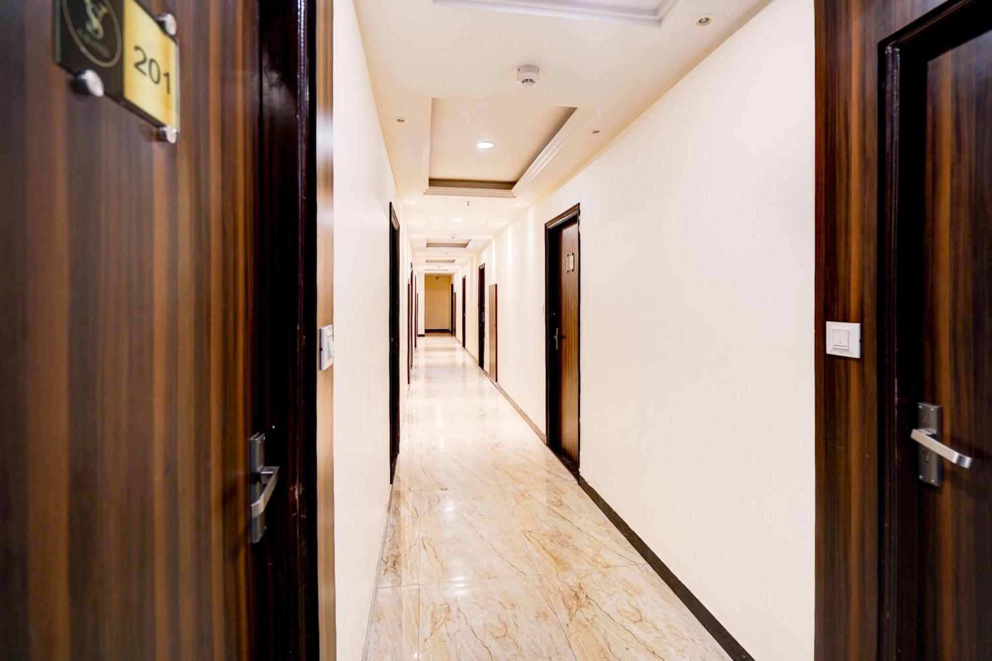 Townhouse Ram Katora Near Vishwanath Temple Formerly Sv Grand Hotel Varanasi Luaran gambar