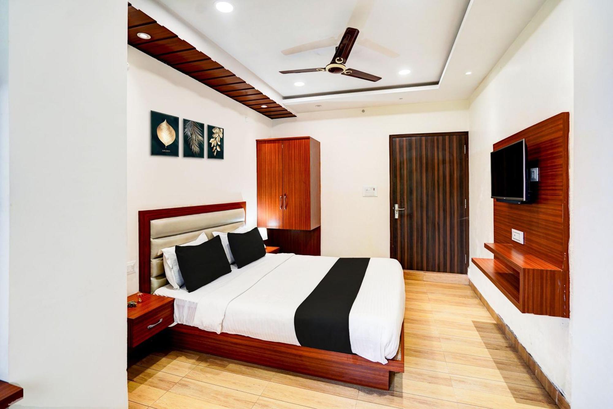 Townhouse Ram Katora Near Vishwanath Temple Formerly Sv Grand Hotel Varanasi Luaran gambar